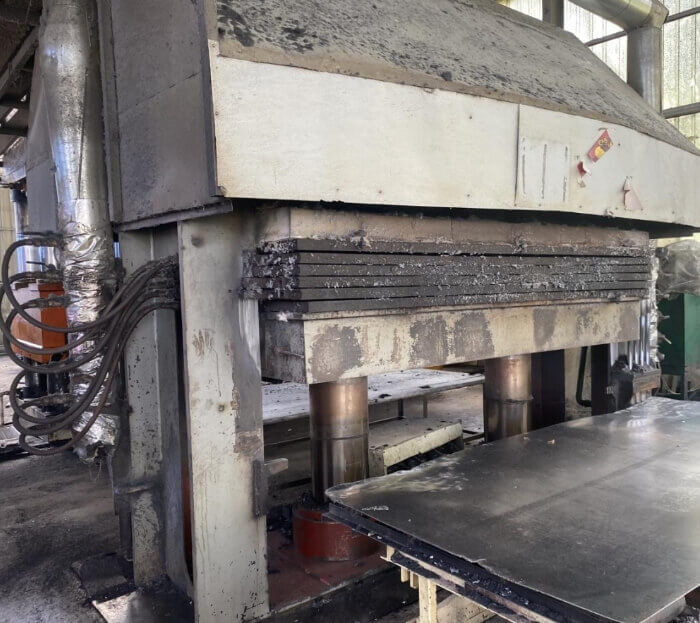 hydraulic press for making GMT block pallets